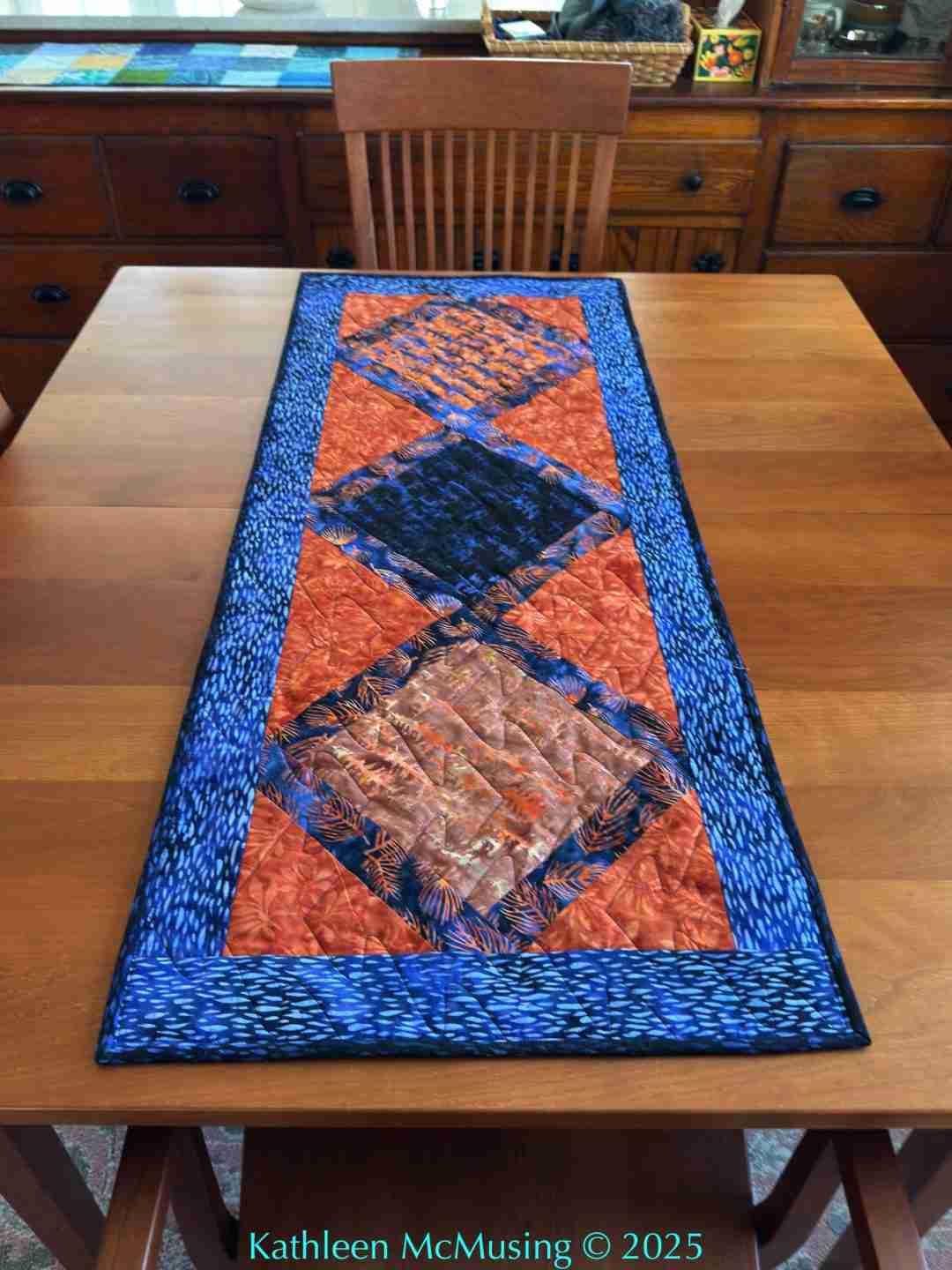 Fall Flair Tablerunner – Let the Fabric Do the Work